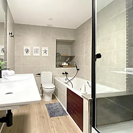 Historic House At Quintana By Casa De Elena Vila *