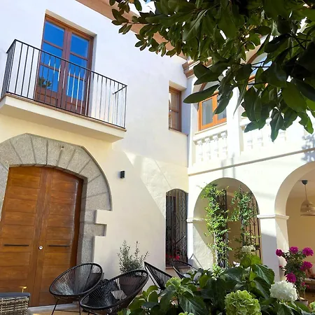 Historic House At Quintana By Casa De Elena Pineda de Mar